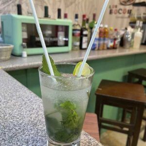 Cóctel Mojito del restaurante mexicano Los Bocoles en Tres Cantos, Madrid, España