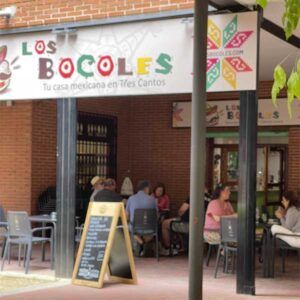 Ambiente familiar comiendo comida mexicana en Tres Cantos, Madrid - Restaurante Los Bocoles